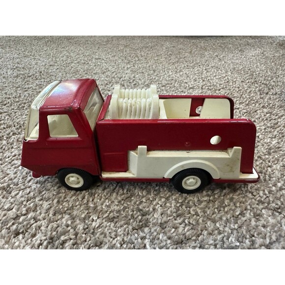 Vintage Tonka trucks for sale Vintage lot of four metal tonka trucks.
